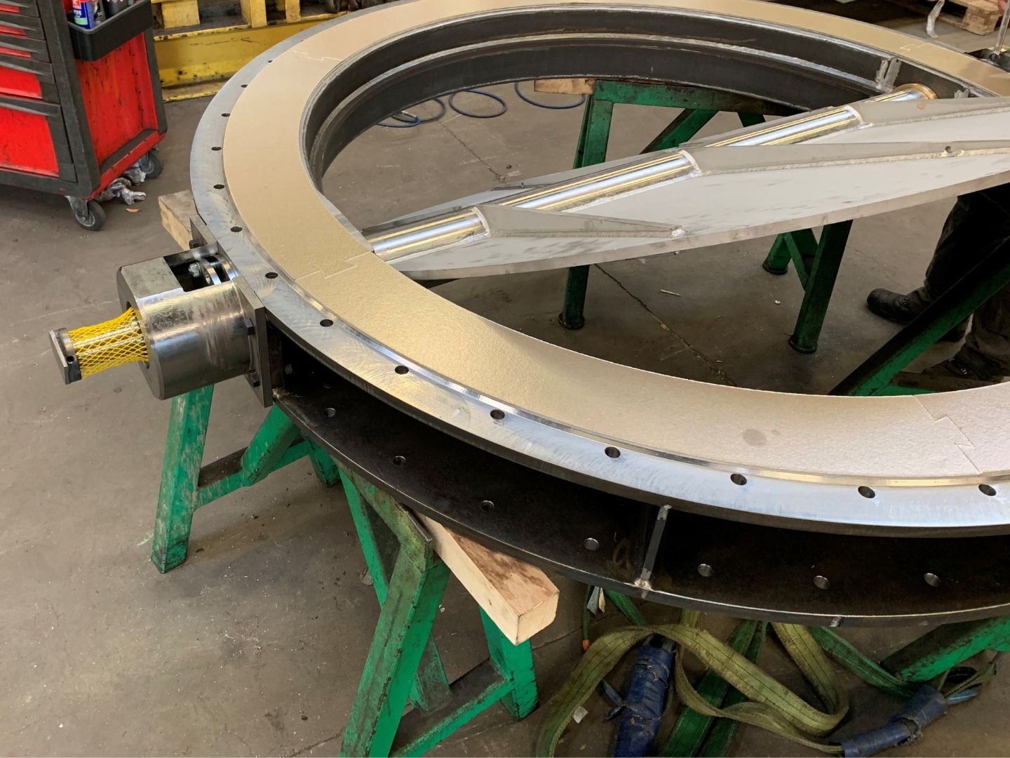 Fabricage en montage van gas afvoerklep